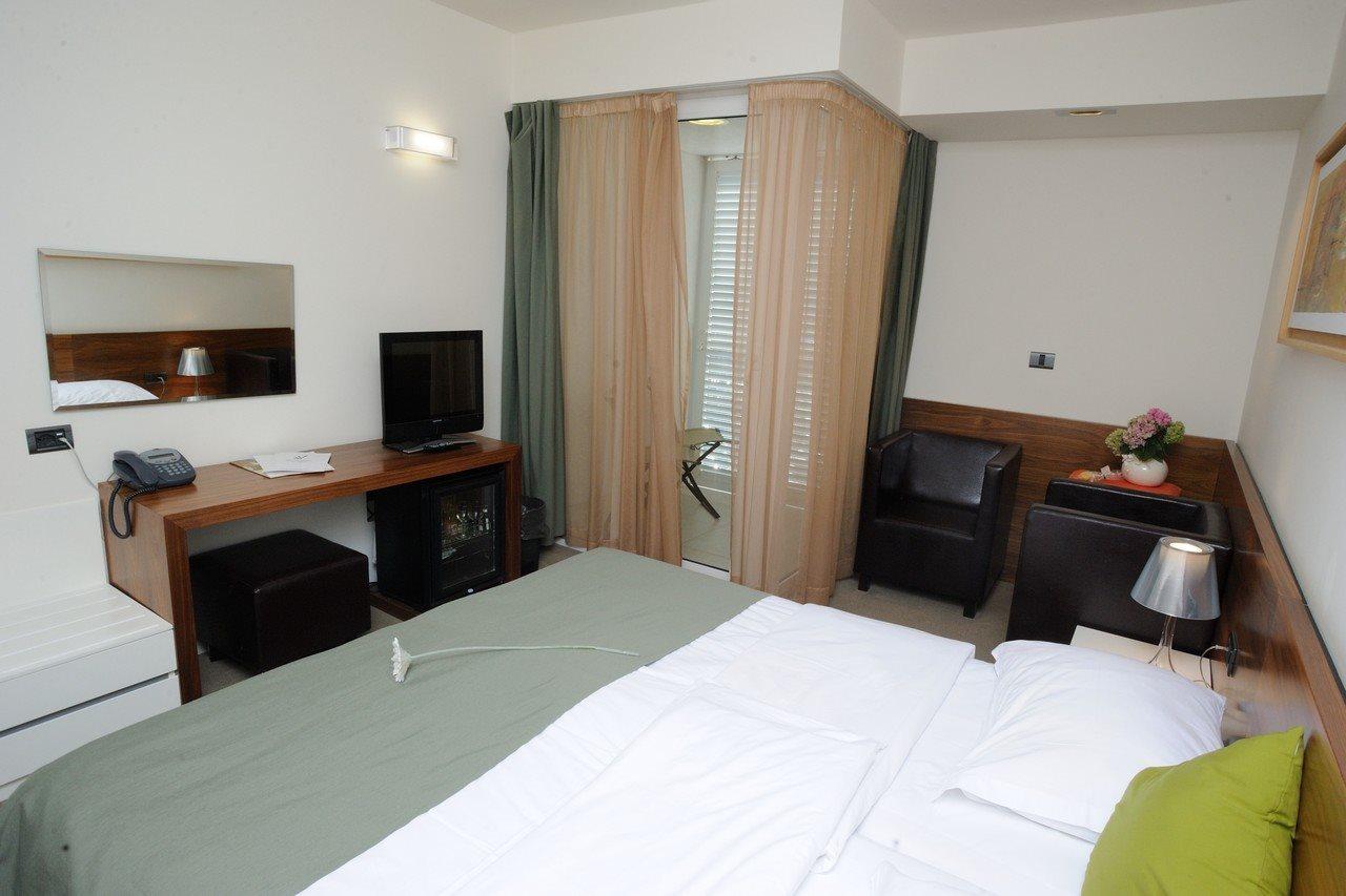 Hotel Vrilo - Adults Only Postira Bagian luar foto