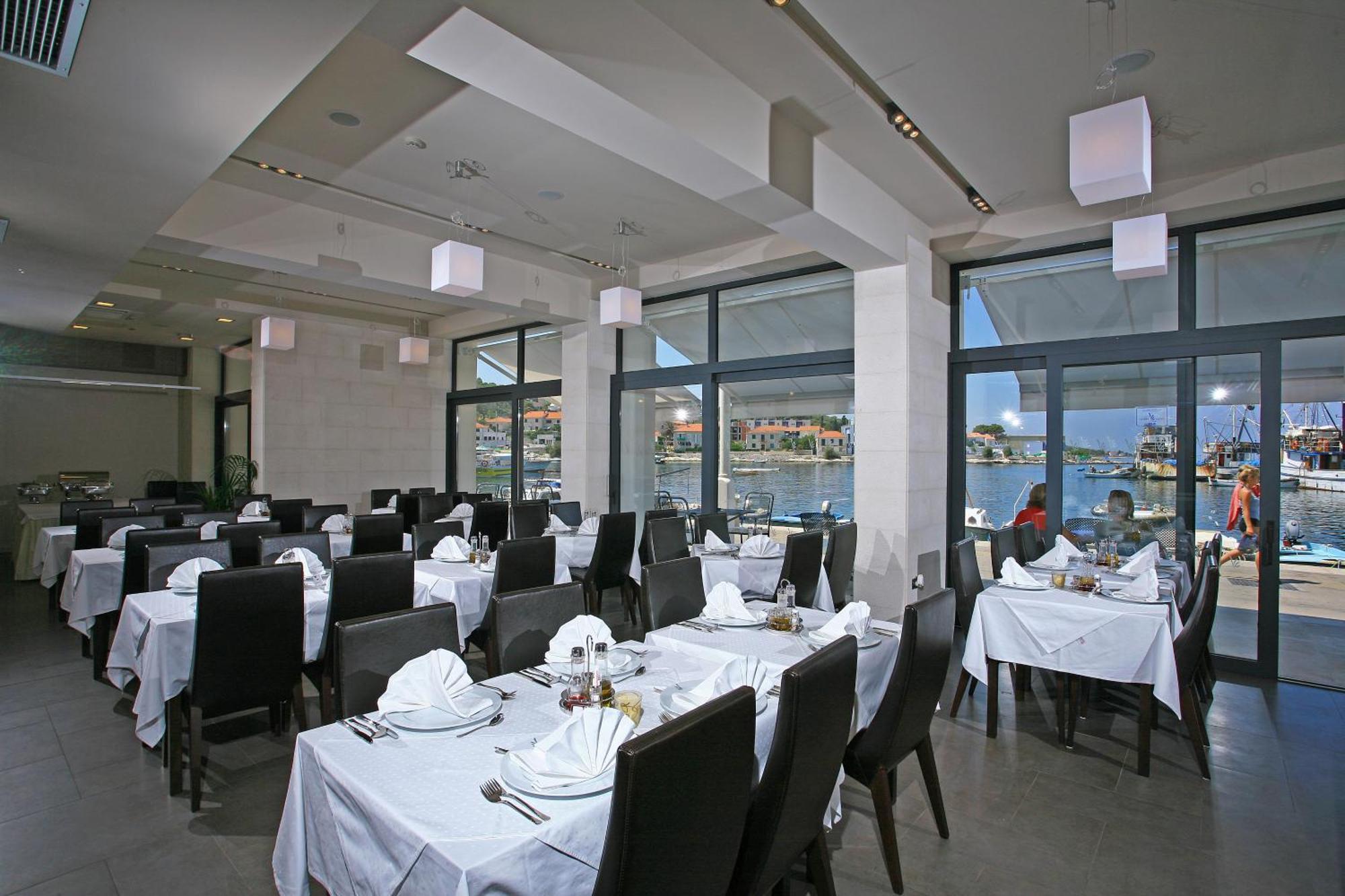 Hotel Vrilo - Adults Only Postira Bagian luar foto
